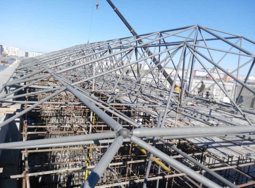 胶州商贸城屋顶网架工程